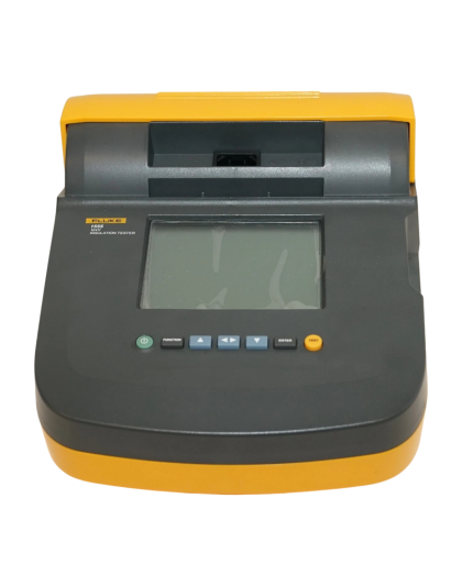 Fluke 1555 insulation tester measuring high-voltage motor insulation resistance