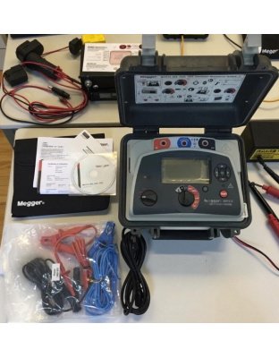 MEGGER MIT515 Insulation Tester with digital display showing insulation resistance measurement.